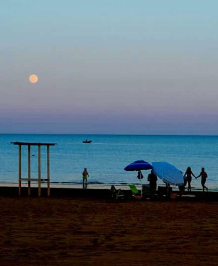 הוילה A Pozzallo Vicino Al Mare מראה חיצוני תמונה